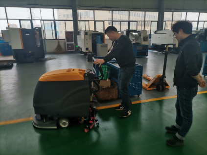 清潔設(shè)備廠家的洗地機(jī)清潔效果不理想怎么辦?